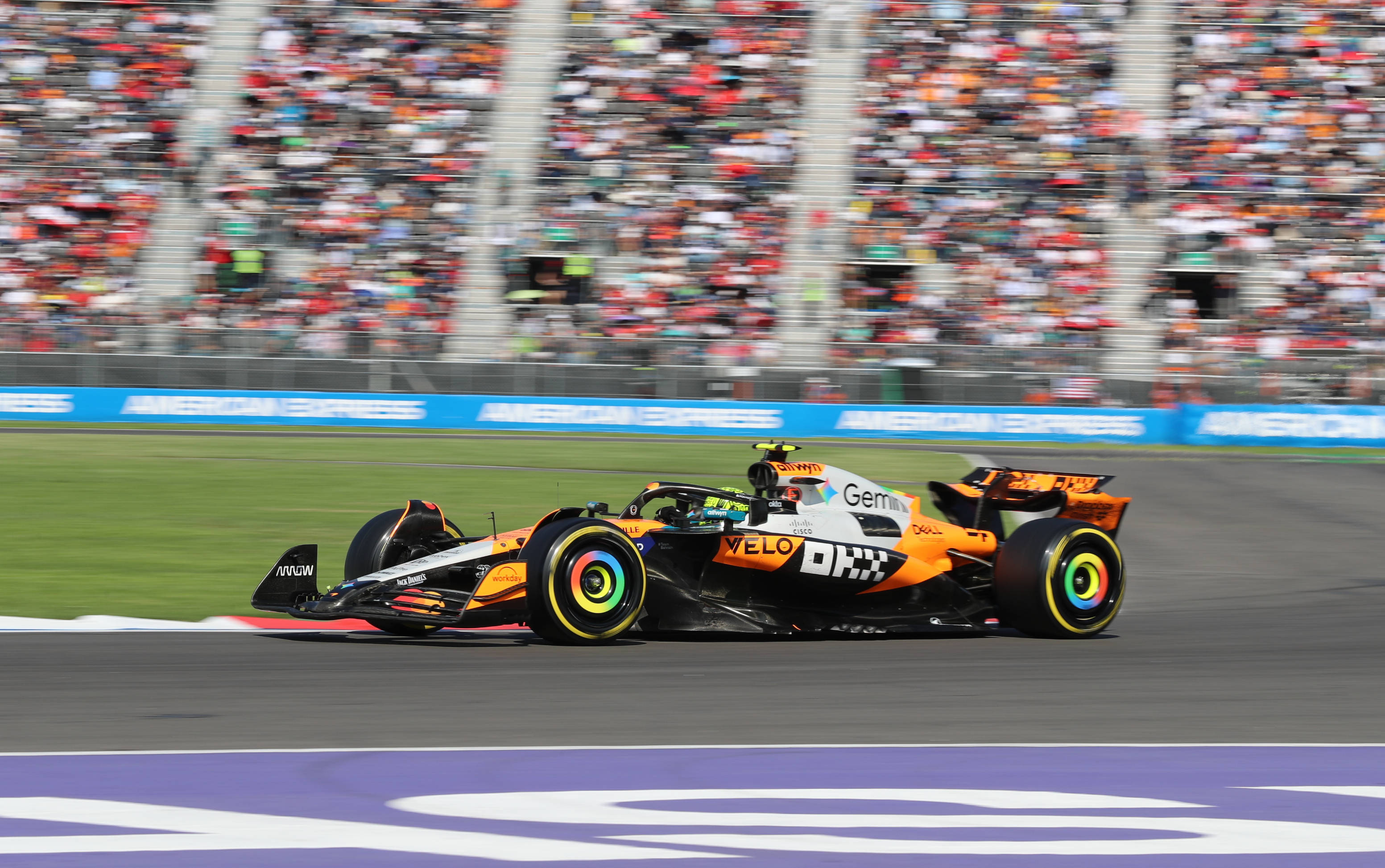 包含法拉利轻取迈凯伦，诺里斯扛起全队的词条